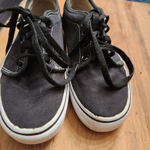 Ladies size 5.5 Black Van's Sneakers - Picture 6 of 7